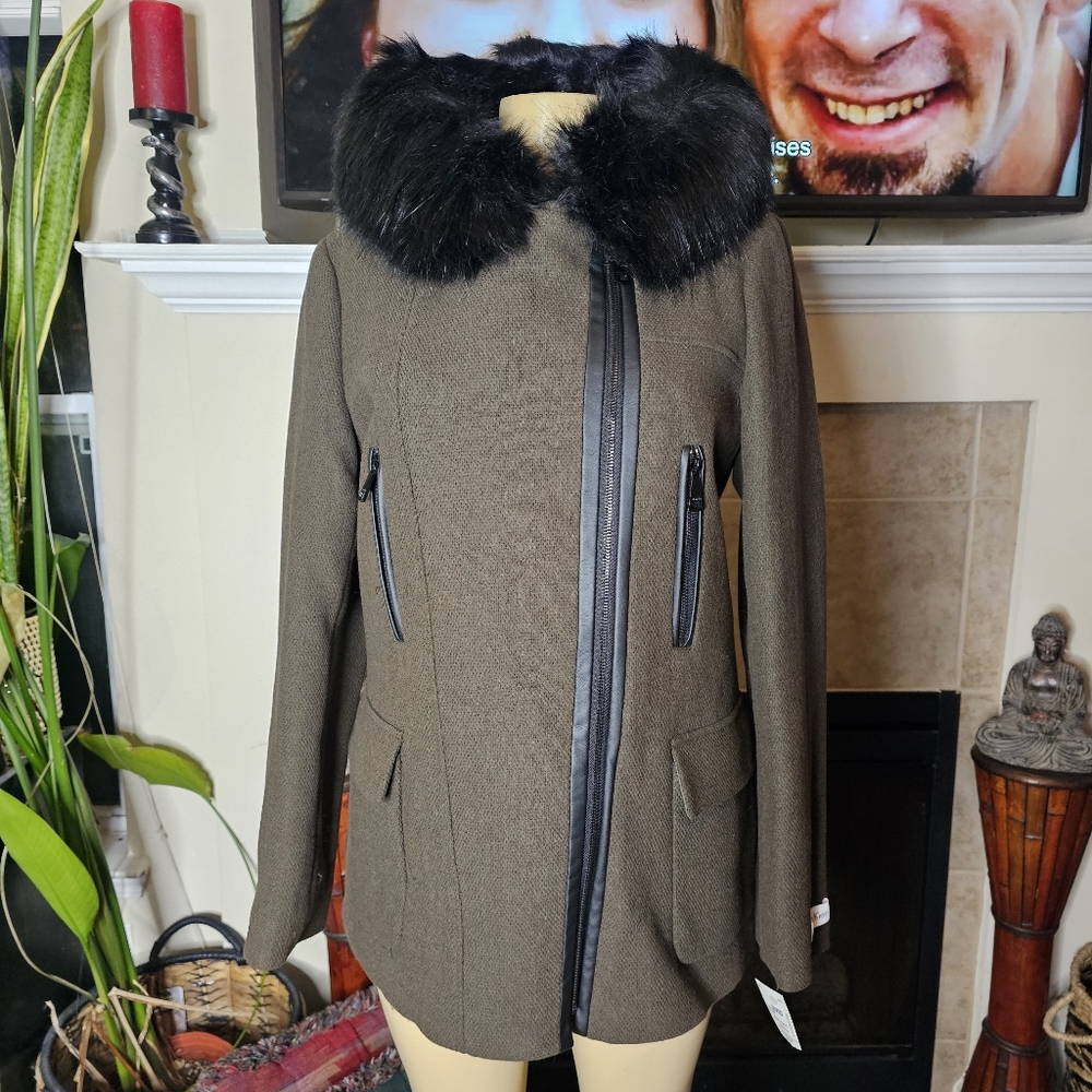 NWT. Calvin Klein Women's Wool Coat  with Pu Trim. Faux Fur Hood. Size M